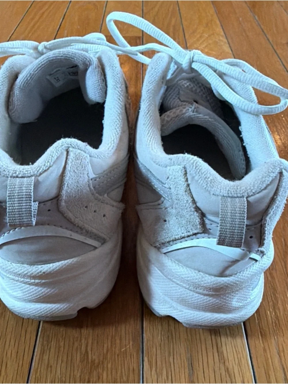 New Balance 530 Tennis Shoes Sneakers Youth Unisex Sz Girl Boy 4 GR530KE Grey - Picture 8 of 9